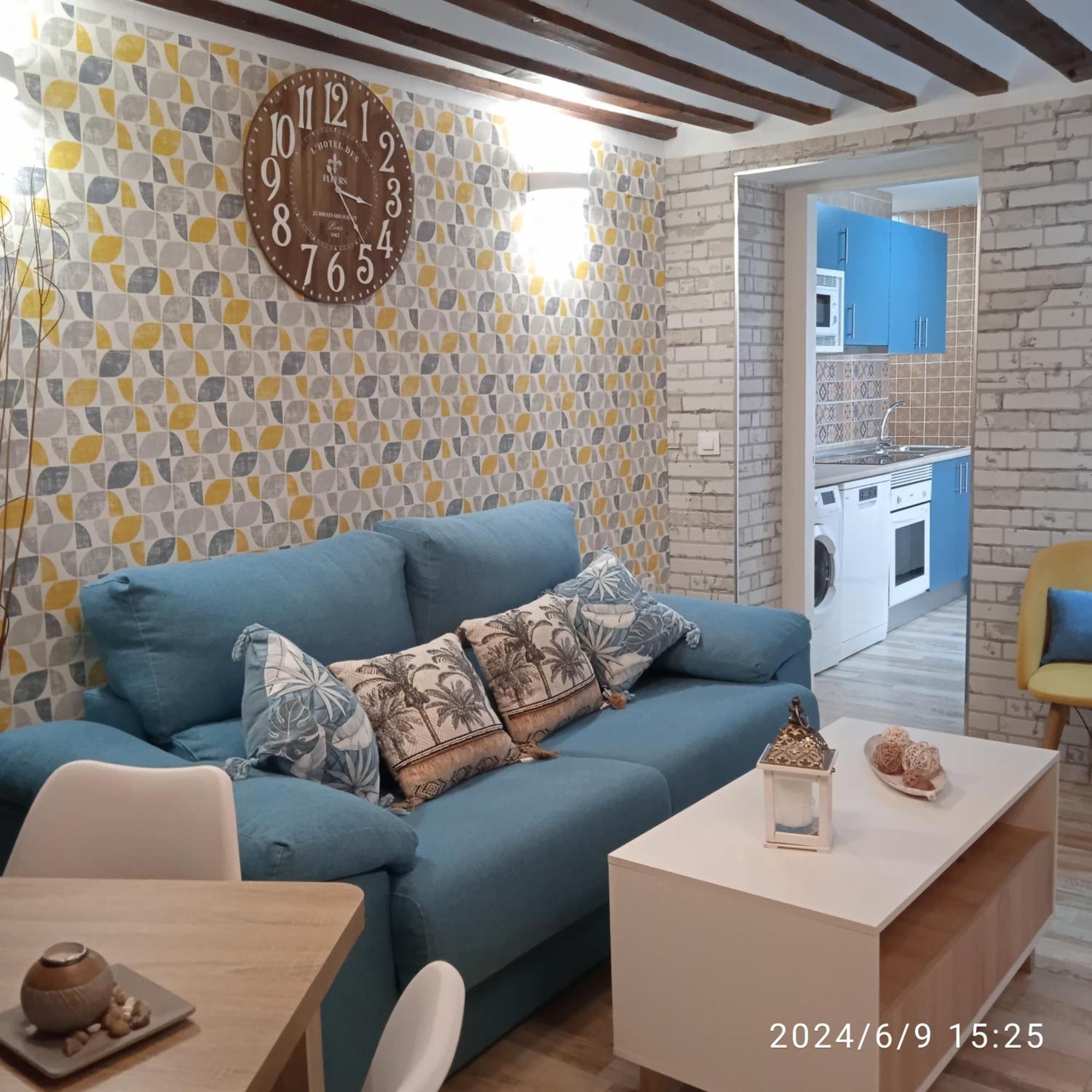 Apartamento Turistico El Empedrado De M&G Кольменар-де-Ореха Экстерьер фото